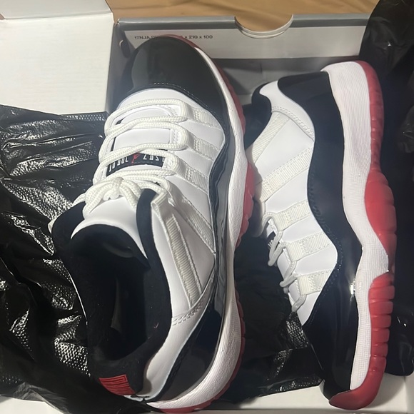 Air Jordan 11 Retro Low Brand New ! Never Worn - Picture 1 of 4
